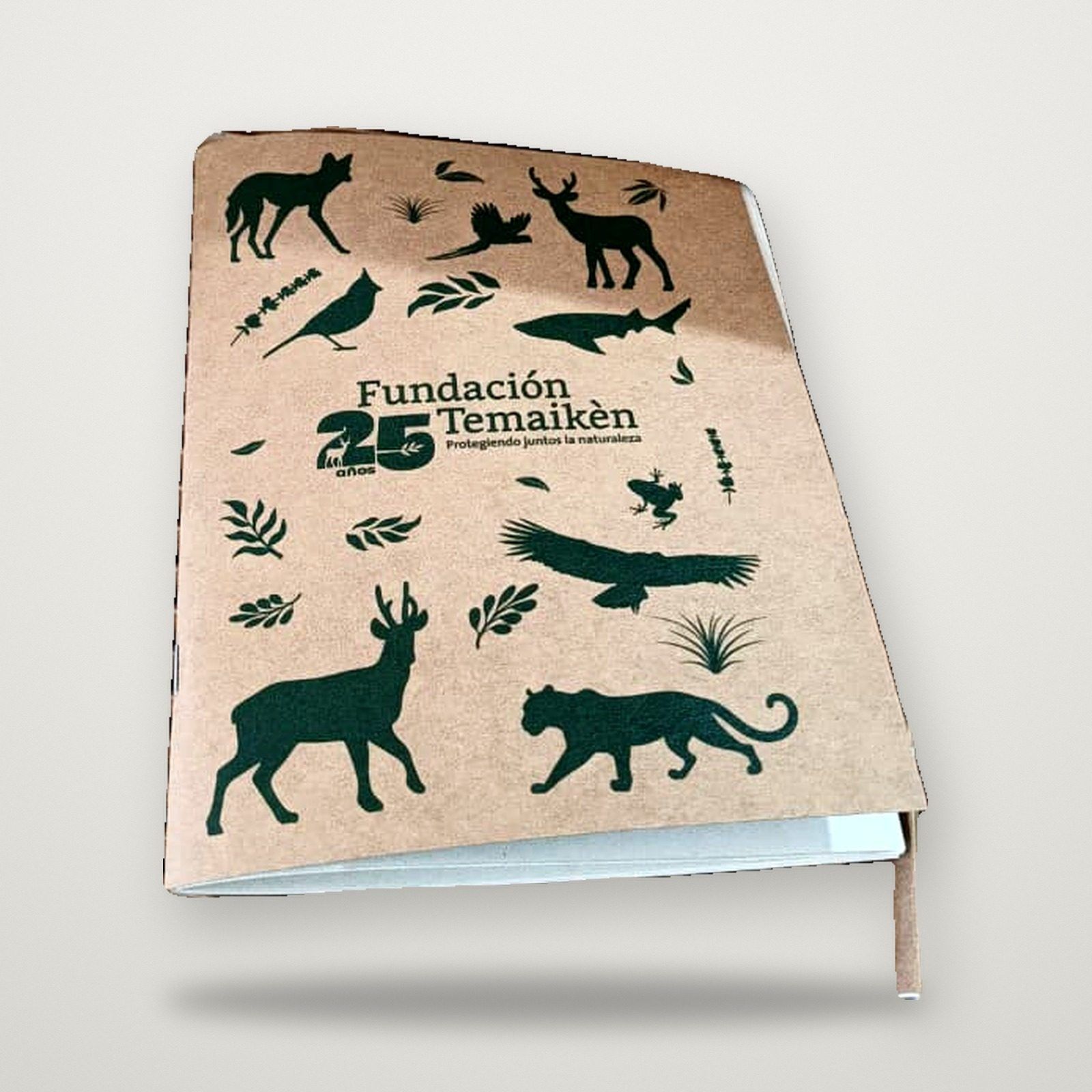 Cuaderno de tapa kraft con ilustraciones de animales para Fundación Temaikèn