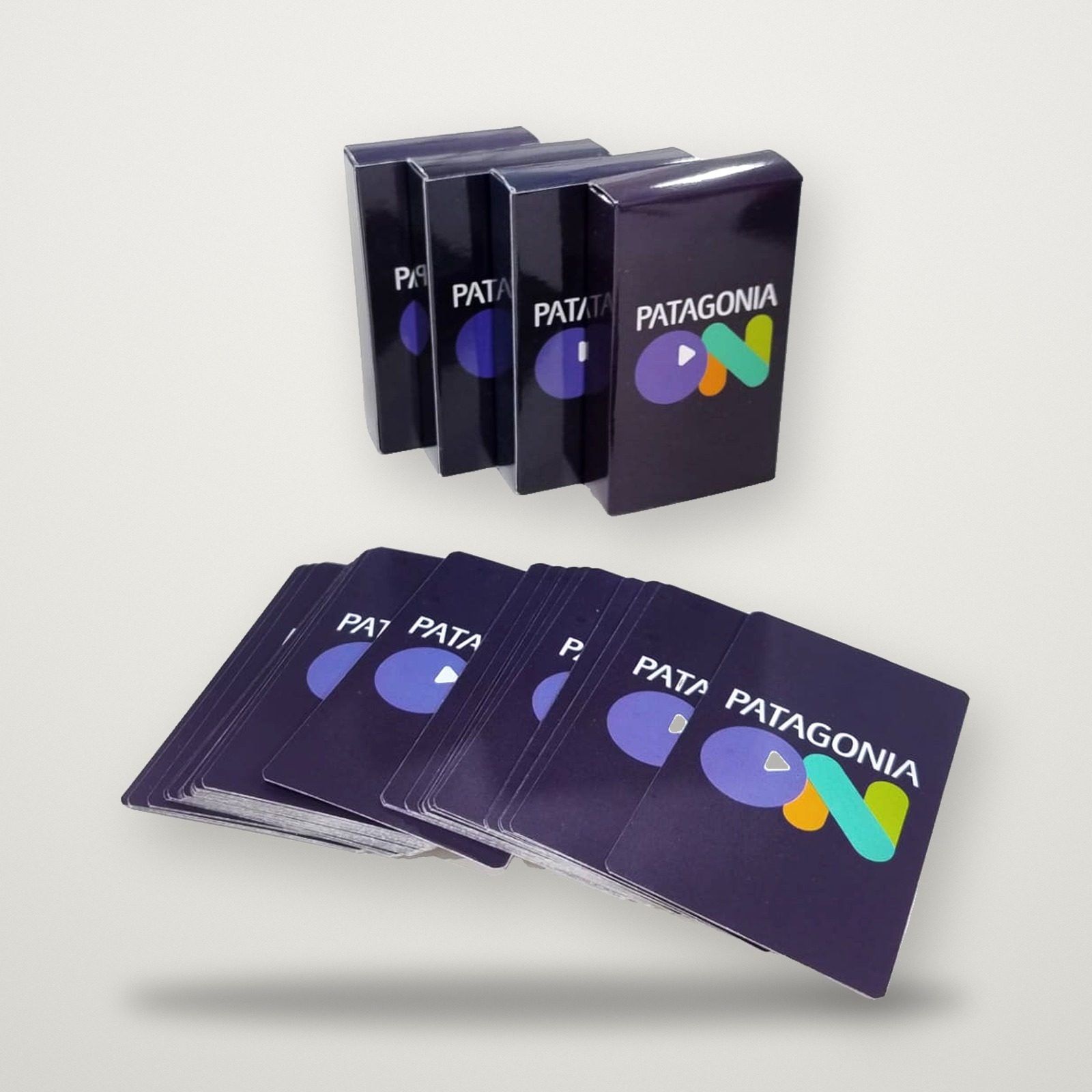 Mazos de cartas violetas con estuche personalizado para Patagonia